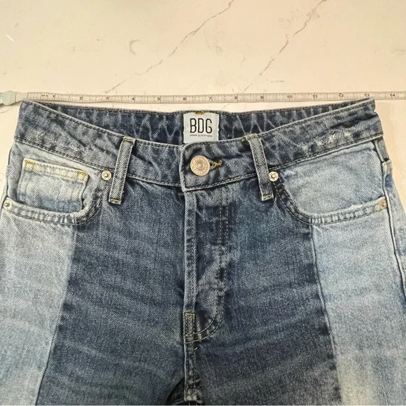 Urban Outfitters BDG jessye two toned mid rise true straight leg jeans 24 - Picture 14 of 16